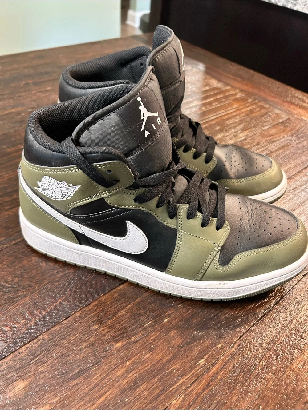 Nike Air Jordan 1 Mid Black White Medium Olive DQ8426-092- Sequoia